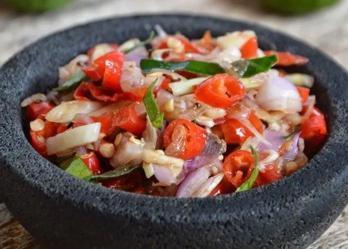 cara membuat sambal matah sederhana khas Bali